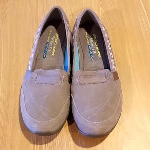 NWOT Women's Sketchers Relaxed Fit Air Cooled Memory Foam Sneakers Size 7.5